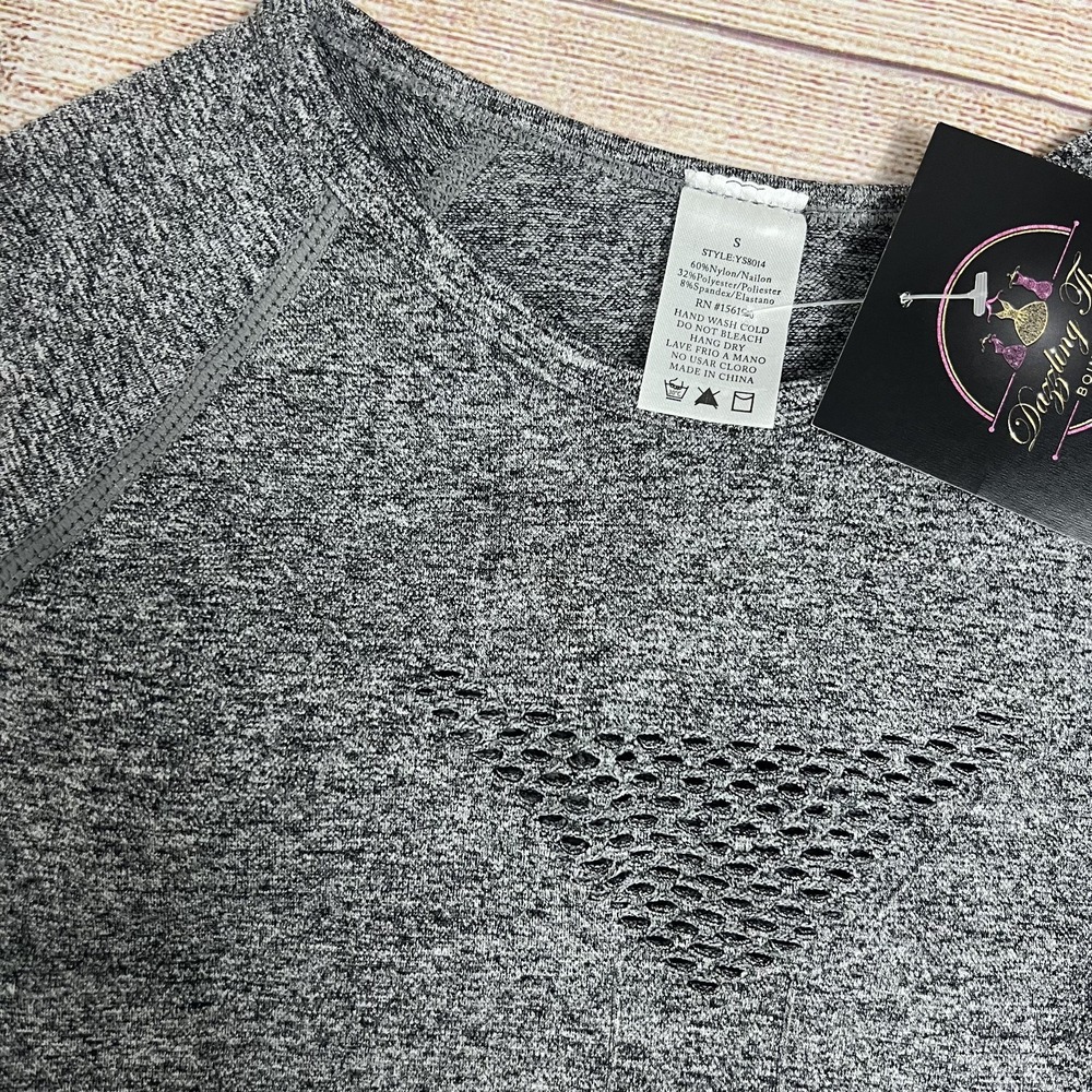 NEW‎ Women's Workout Set 2-Piece Gym Outfit | Crop Top + Leggings | Grey | Small - Picture 2 of 15